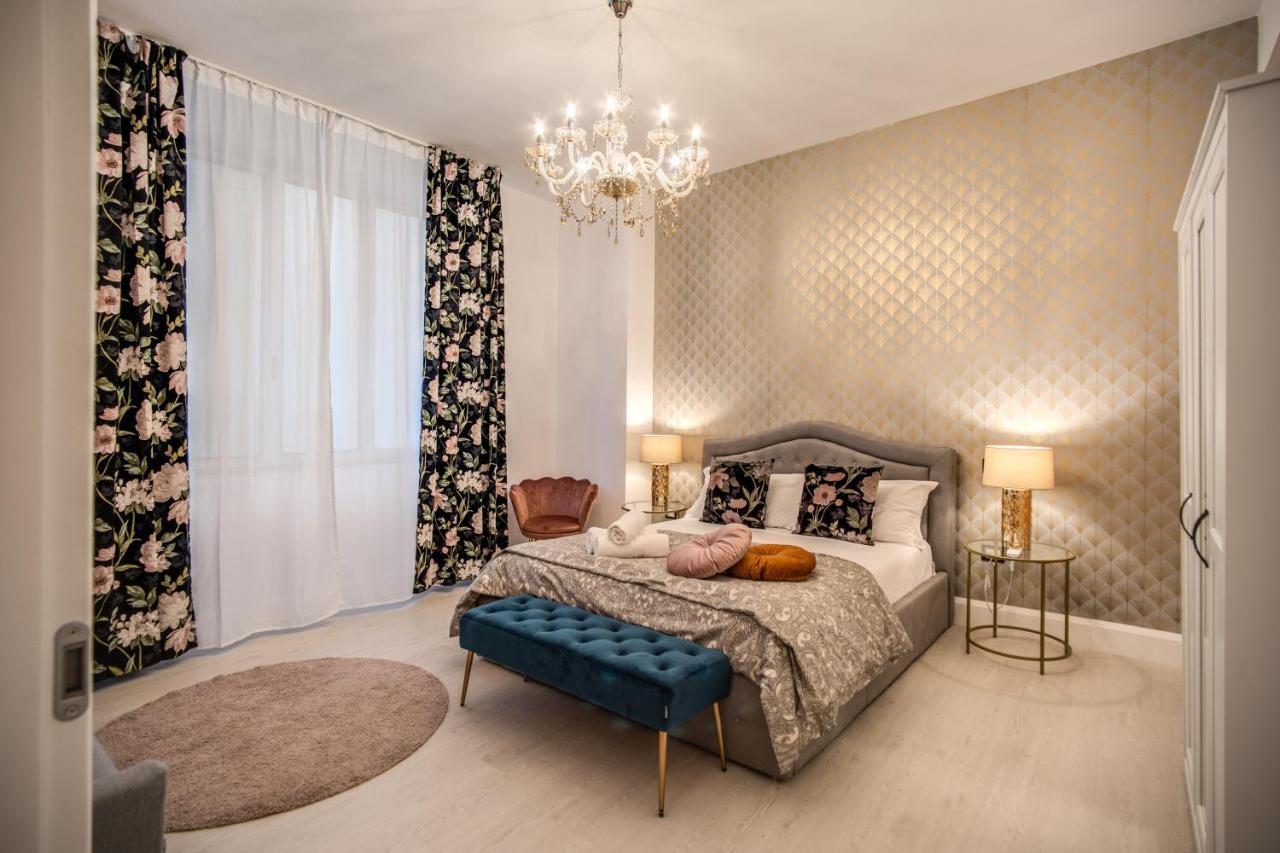 Aweshomeitaly - White Mirrors Apartment بيزا المظهر الخارجي الصورة