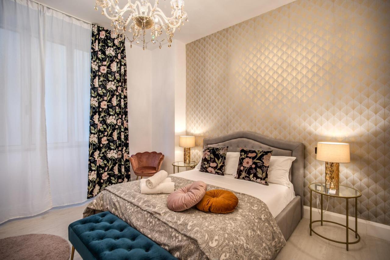 Aweshomeitaly - White Mirrors Apartment بيزا المظهر الخارجي الصورة