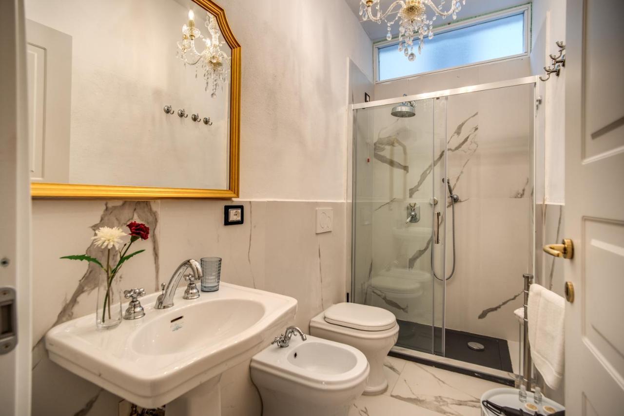 Aweshomeitaly - White Mirrors Apartment بيزا المظهر الخارجي الصورة